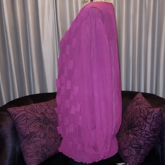 Blouse - Picture 2 of 3